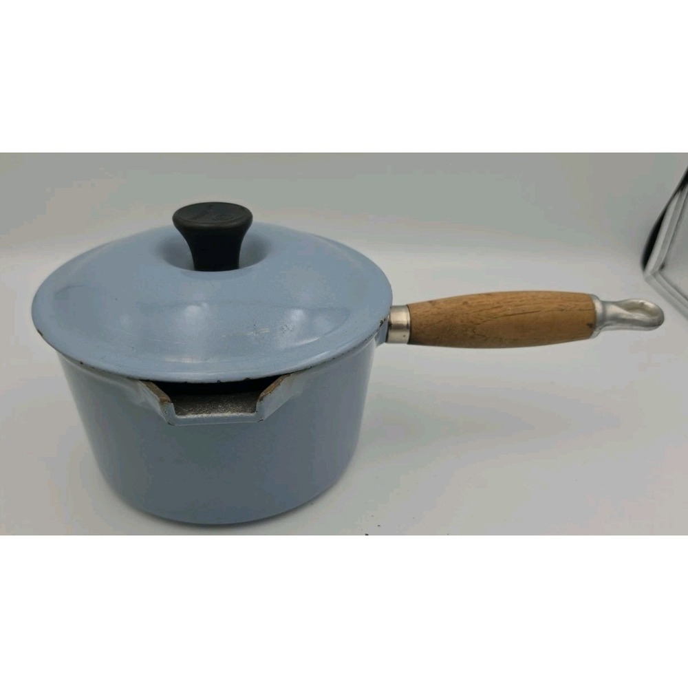 Vintage Le Creuset Cast Iron Light Blue #16 1 Qt Sauce Pot w/Spout Wood W/Lid